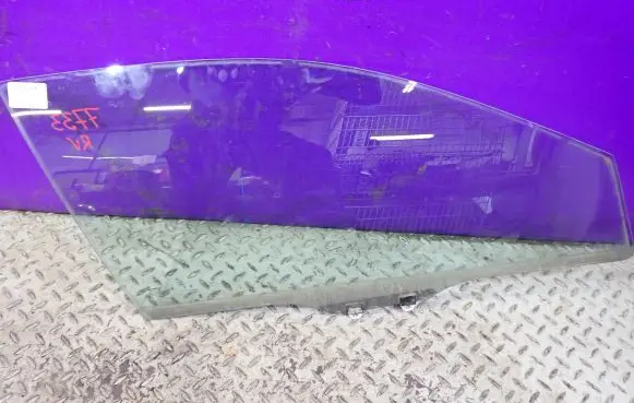 Honda Civic Front door window glass four-door