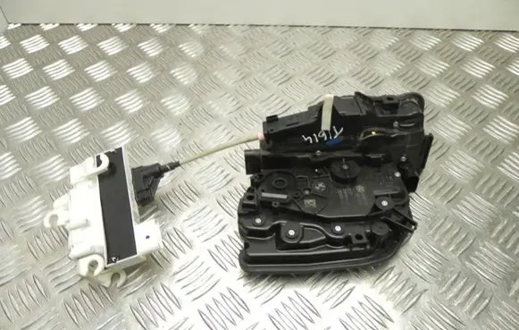 BMW 7 G11 G12 Loading door lock 2581894 T1614