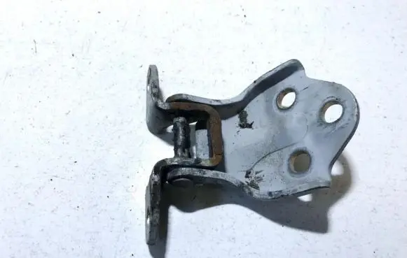 Mitsubishi Carisma Front door upper hinge