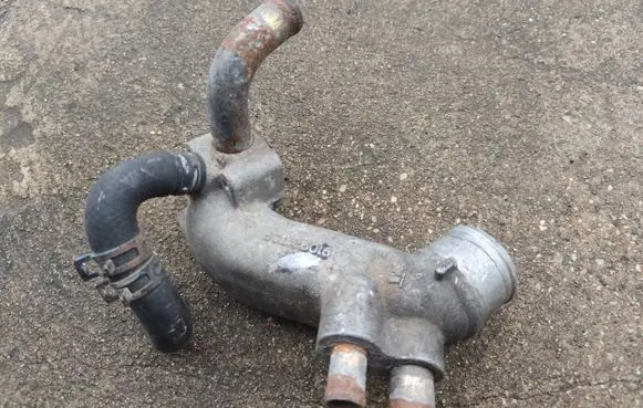 Jeep Grand Cherokee (WJ) Engine coolant pipe/hose 91092170F