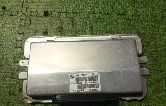 BMW 5 F10 F11 Suspension control unit/module 6855951 00404884F8 000363006
