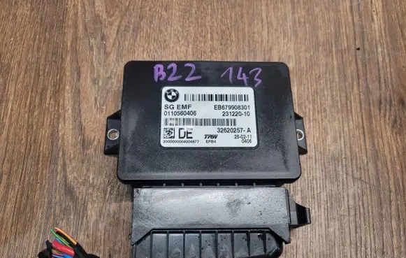 BMW 5 F10 F11 Hand brake control module 32620257