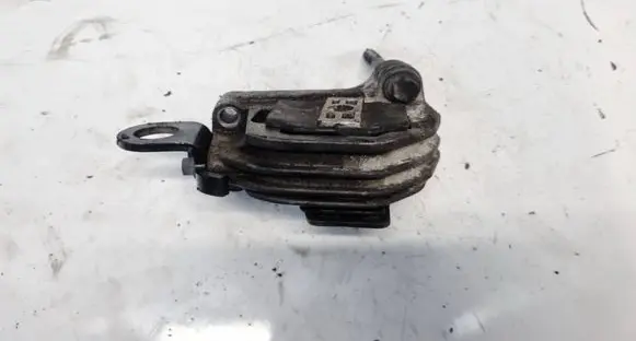 Volvo S60 Engine mount bracket 