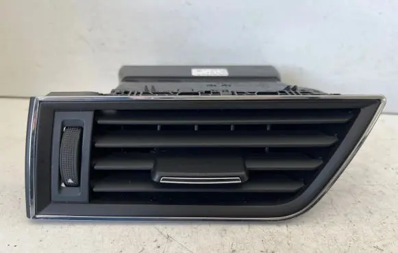 Skoda Superb B8 (3V) Dash center air vent grill 3V0819701C 9567 22102015