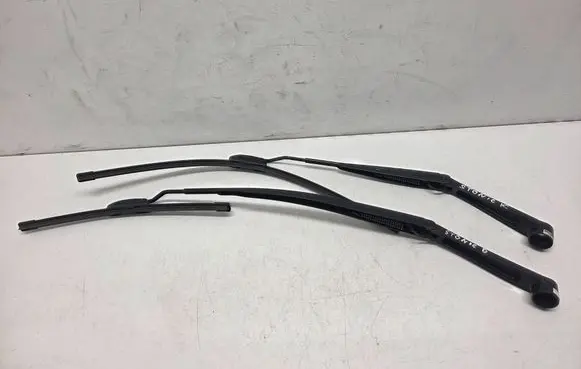KIA Stonic Front wiper blade arm 26381