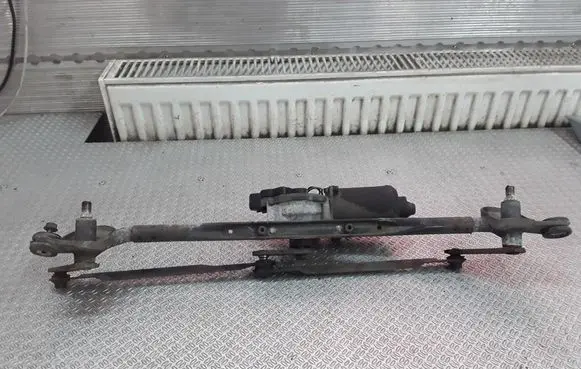 KIA Cerato Front wiper linkage and motor 981102F000