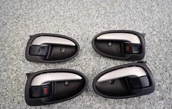 Toyota Yaris Front door interior handle 