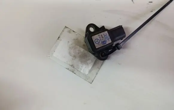 Mercedes-Benz ML W163 Air pressure sensor A0041533126