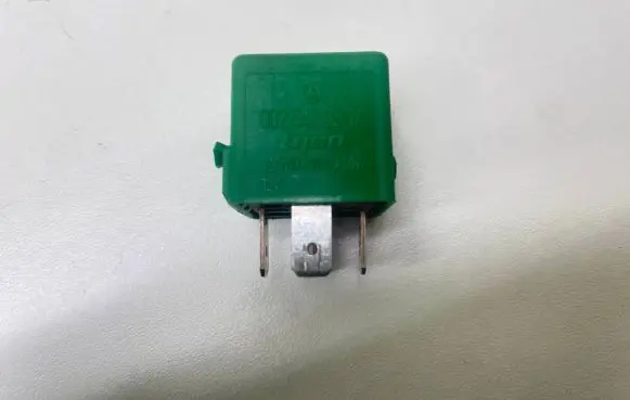 Mercedes-Benz A W169 Other relay 0025422319 V23134B52X309