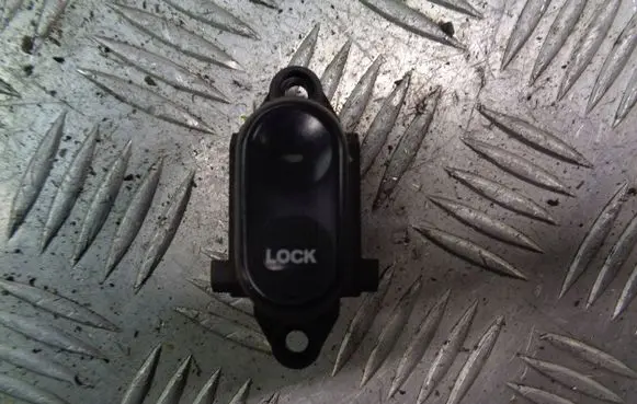 Chrysler PT Cruiser Central locking switch button 