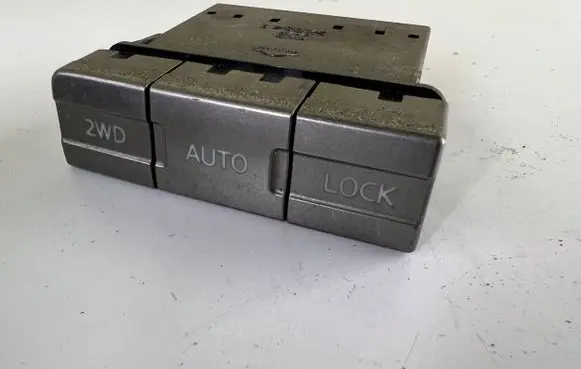 Nissan X-Trail T30 Differential lock switch 