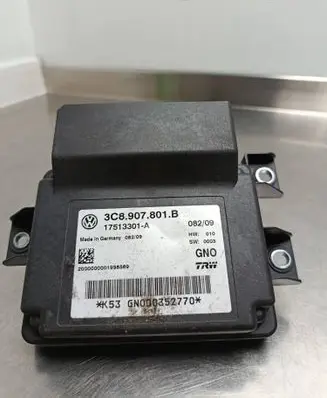 Volkswagen PASSAT B6 Hand brake control module 3C8907801B 17513301A