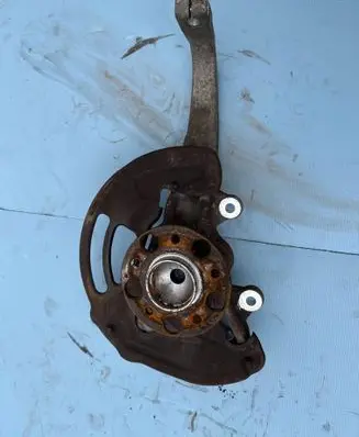 Mercedes-Benz SL R231 Front wheel hub 2310701