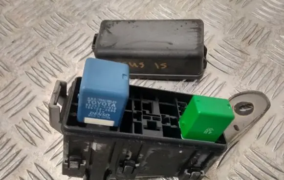 Lexus IS 220D-250-350 Fuse box set 8266253110