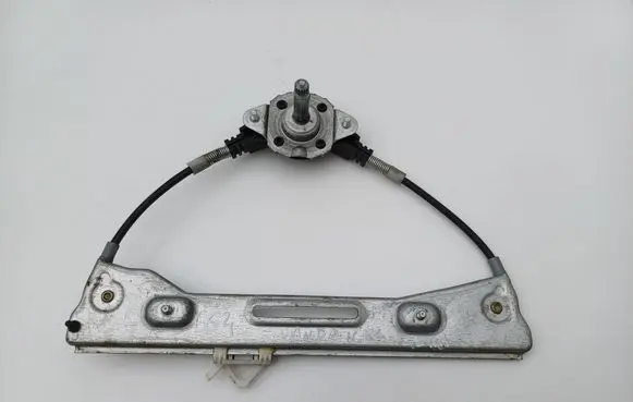 Rear door manual window regulator