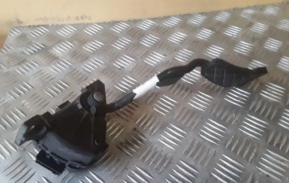 Skoda Superb B5 (3U) Accelerator throttle pedal 6PV00777033 8E2721523C
