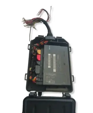 Audi A4 S4 B6 8E 8H Comfort/convenience module 8E0959433AD 00435188 00002016B6