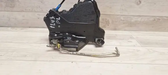 Toyota Corolla Verso AR10 Front door lock 