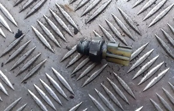 Peugeot Boxer Oil pressure sensor 