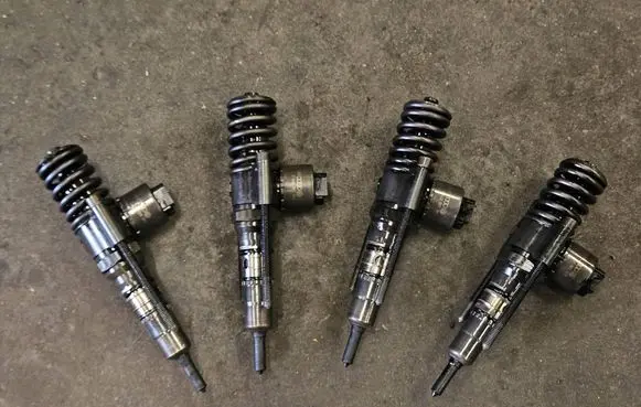 Fuel injector