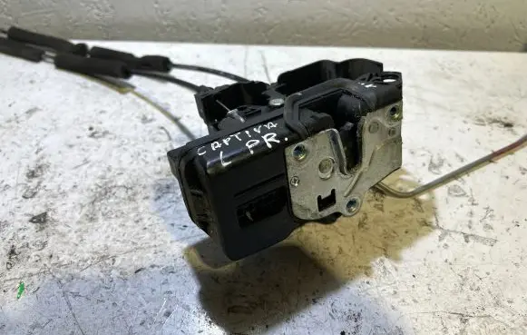 Chevrolet Captiva Front door lock