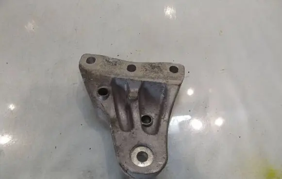 Volkswagen Cross Polo Engine mount bracket 6Q0199185N