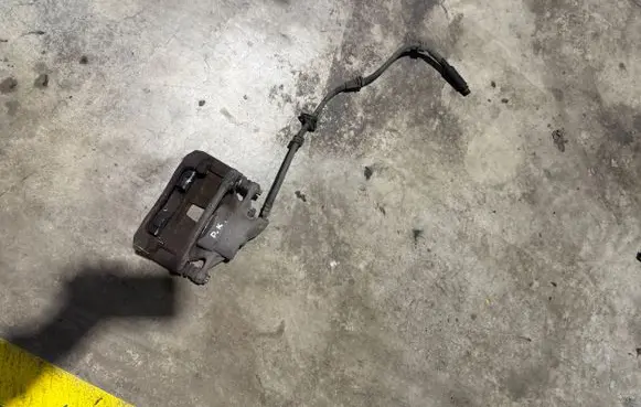 Peugeot 308 Front brake caliper