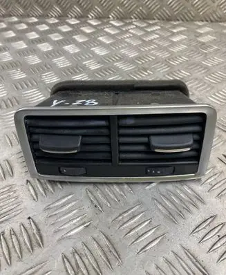 Audi Q7 4L Rear air vent grill 4L0819203K