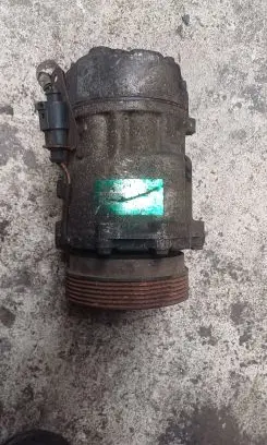 Volkswagen Transporter - Caravelle T4 Air conditioning (A/C) compressor (pump) 7d0820805c