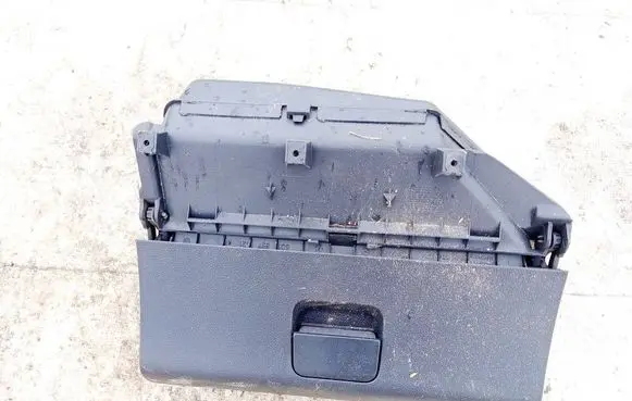Volkswagen Polo IV 9N3 Glove box 6q1857121