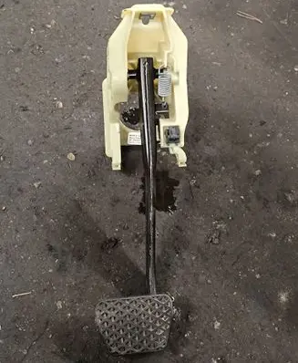 BMW X5 E70 Brake pedal 676940704 6769407