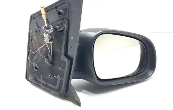 Volkswagen Fox Front door electric wing mirror