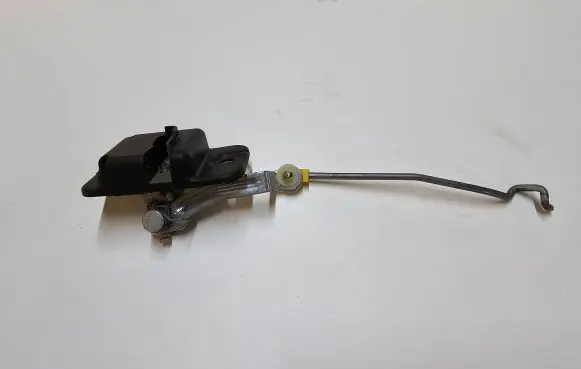 Chrysler Pacifica Fuel tank cap lock 01853