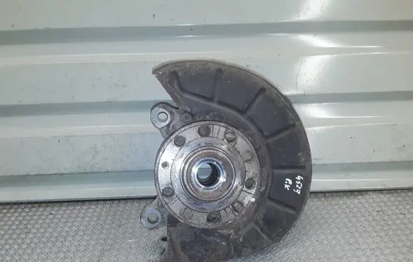 Volkswagen Touran I Front wheel hub spindle knuckle 