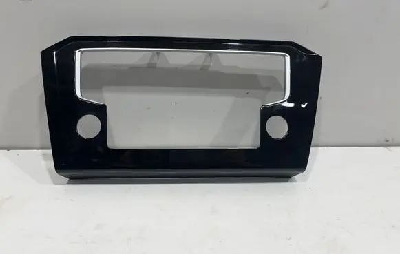 Radio/GPS head unit trim