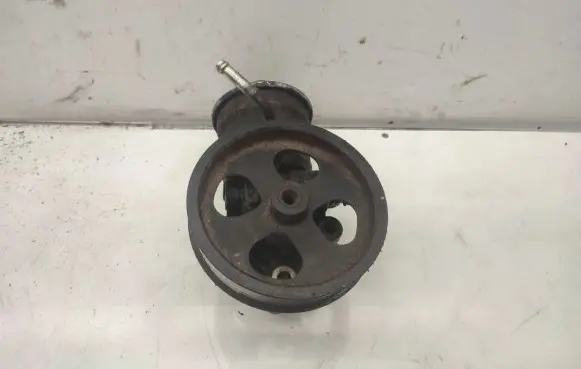 Toyota Corolla Verso AR10 Power steering pump