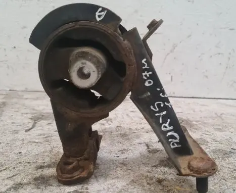 Toyota Auris 150 Engine mount bracket