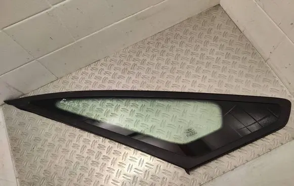 Ford Galaxy Front triangle window/glass 43R001605 AS2M3250DOT682