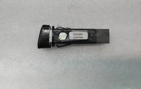 Volvo S60 Hazard light switch 9123681 10W344