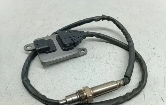 Mercedes-Benz ML W166 Lambda probe sensor A0009053706 0009053706 5WK96683F