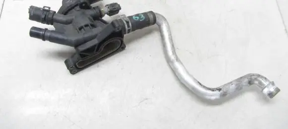 Ford Focus Thermostat/thermostat housing CM5G-9K478-GA