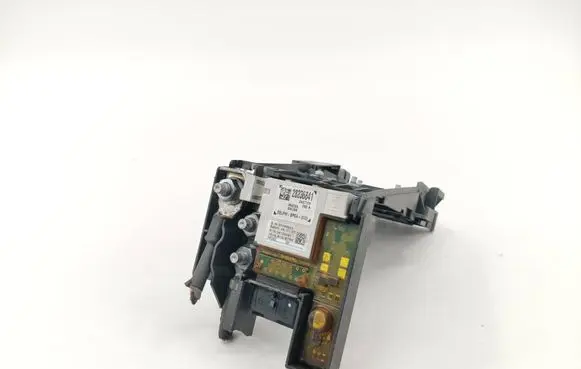 Peugeot 308 Fuse module 28236841