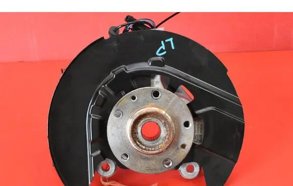 Nissan Qashqai Front wheel hub spindle knuckle