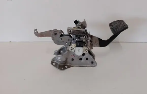 Lexus NX Clutch pedal 