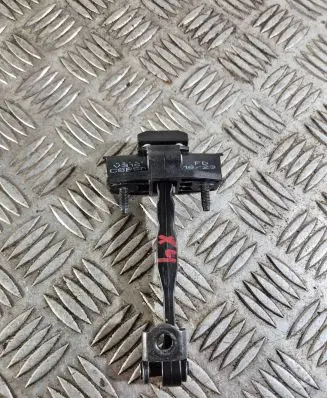 Volvo XC40 Front door check strap stopper 31457262