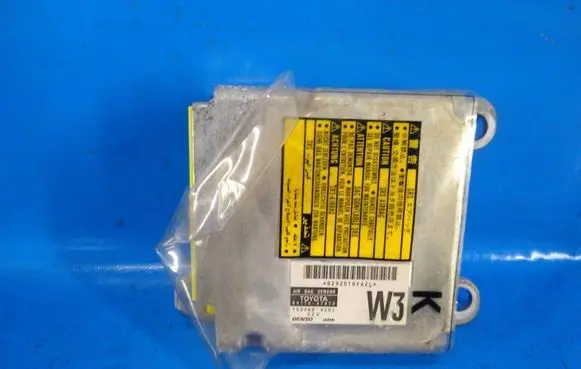 Toyota Prius (XW20) Airbag control unit/module 8917047070