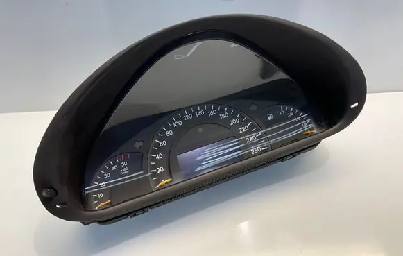Mercedes-Benz C W203 Speedometer (instrument cluster) A2035403047 110080231 2035403047
