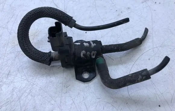 Citroen DS3 Turbo solenoid valve 9688124580
