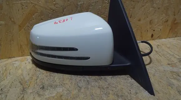 Mercedes-Benz C W204 Front door electric wing mirror
