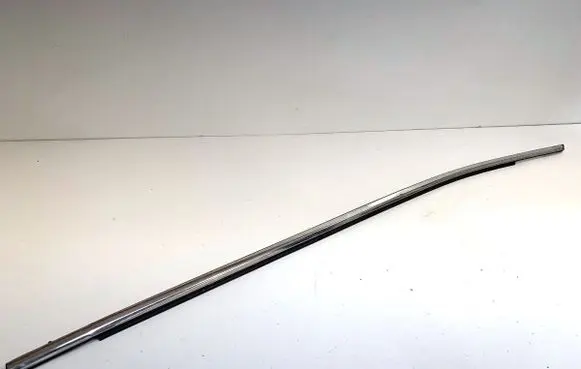 Toyota Camry VIII XV70 Front door windshield rail